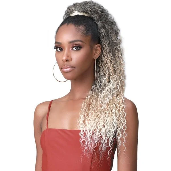 Ponytails with adjustable length for a customized fitBobbi Boss Miss Origin Tress Up Human Hair Blend Drawstring Ponytail - MOD023 Water Wave 28"