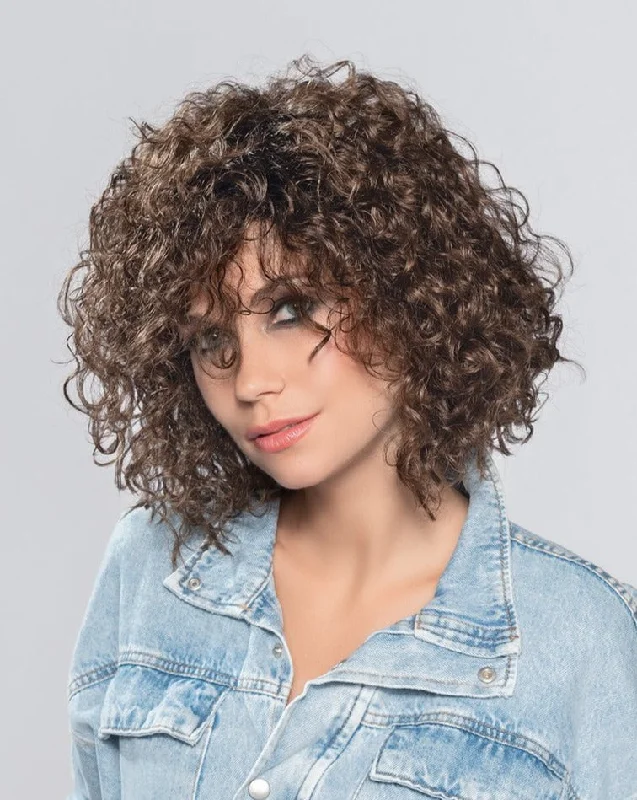 Short wig with auburn highlights for a warm and rich colorDisco Wig by Ellen Wille | Synthetic Hair | Petite/Average Cap