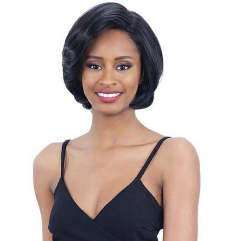 Layered short wig to add volume and dimensionFreeTress Equal Synthetic Silver Star Wig - SS-01