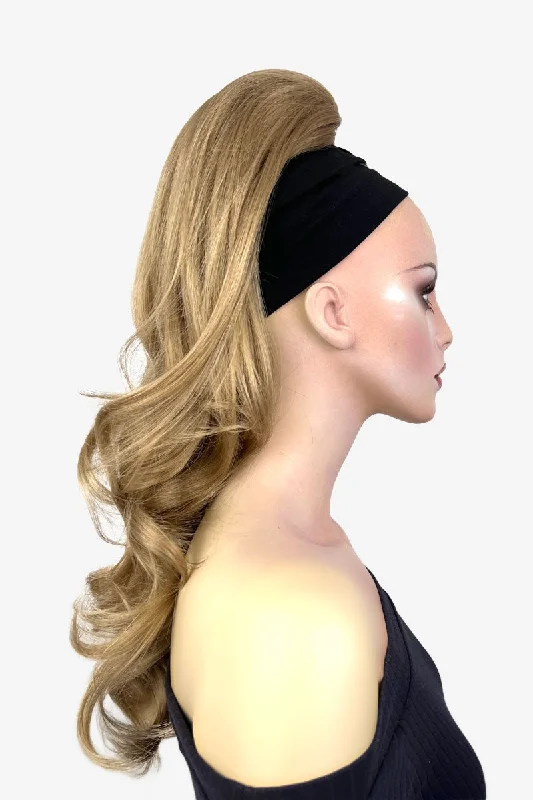 Blonde - colored ponytails for a sun - kissed and trendy lookWavy ponytail hairpiece extension: Casey