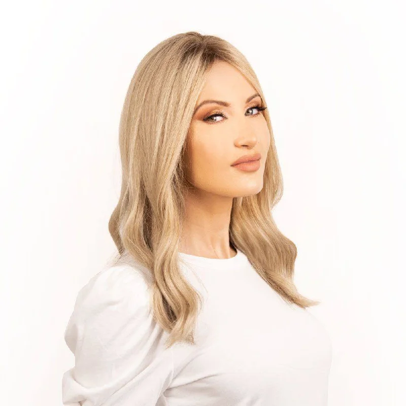 Medium - length wig with a pre - plucked hairline for a more natural look18" Topaz Lace Top Topper Golden Blonde