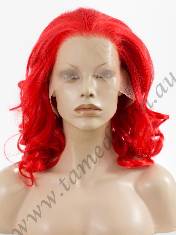 Medium - length wig with a honey - blonde color for a warm and sunny appearanceEMILY CHILLI