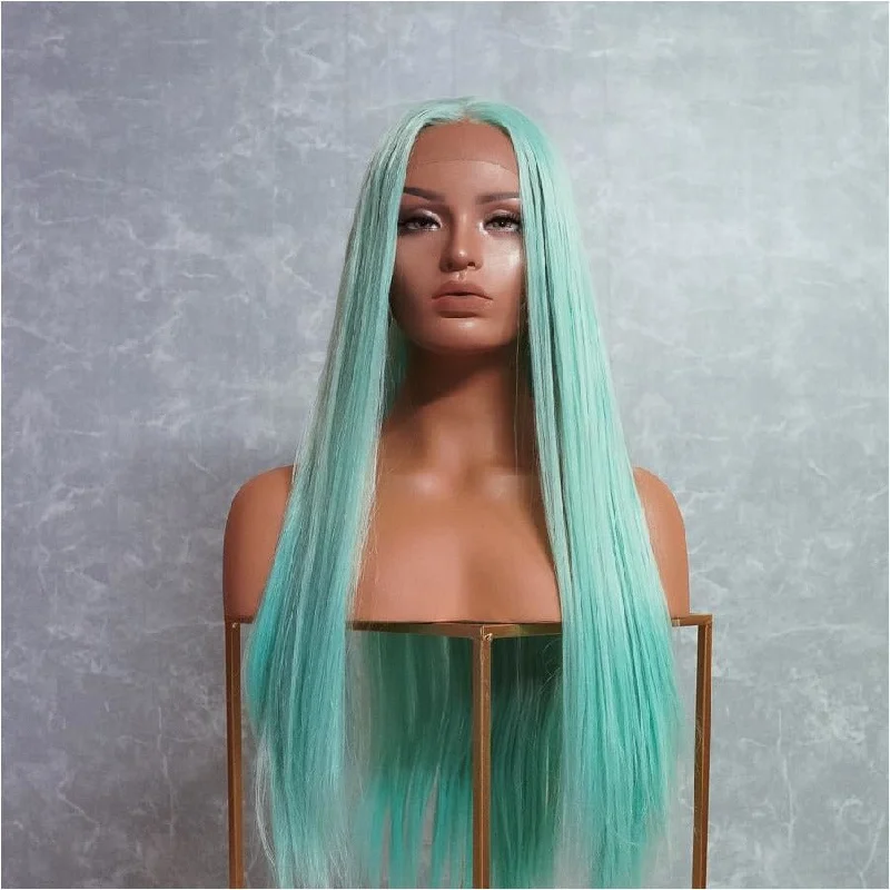 Long - length wig with a straight texture for a sleek and glamorous lookJENNER Mint 24" Lace Front Wig