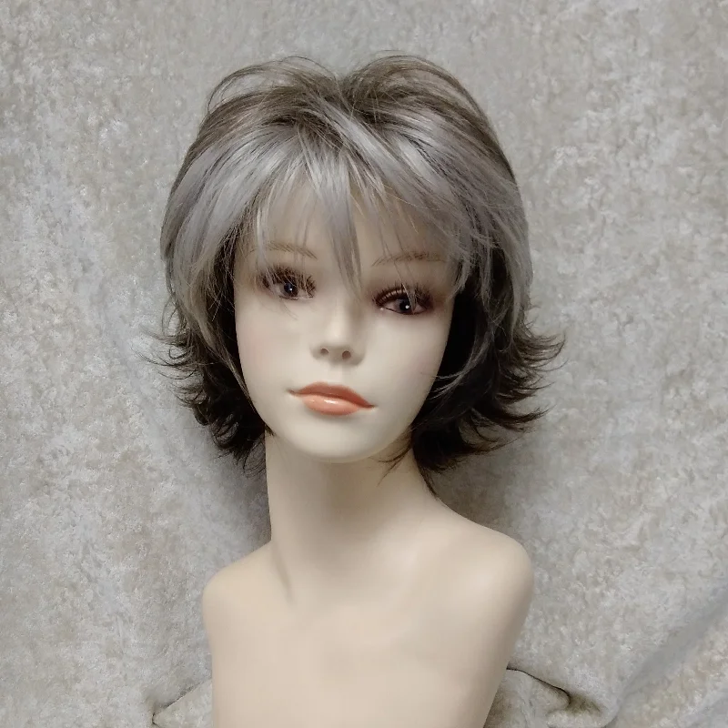 Adjustable - cap medium - length wig for a comfortable fitSOFIE LARGE